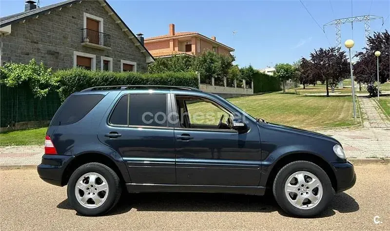 Usado Mercedes ML320 218 CV (160 kW) 2002 Azul SUV