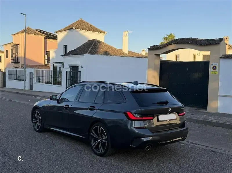 Usado BMW 330e Comfort Edition 292 CV (214 kW) 2021 Gris / plata Familiar