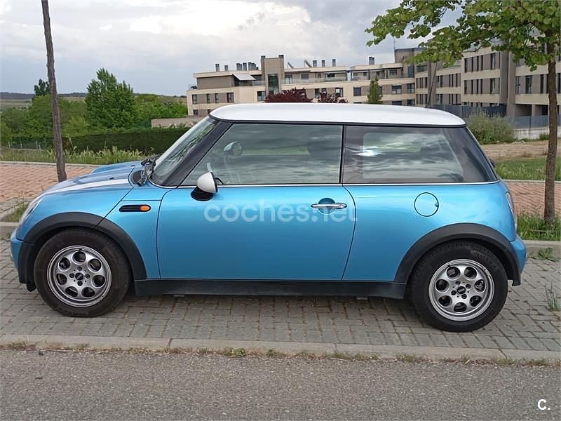 Begagnad Mini Cooper 115 HK (84 kW) 2004 Blå Halvkombi