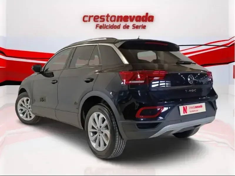Usado VW T-Roc Life 150 CV (110 kW) 2023 Negro SUV