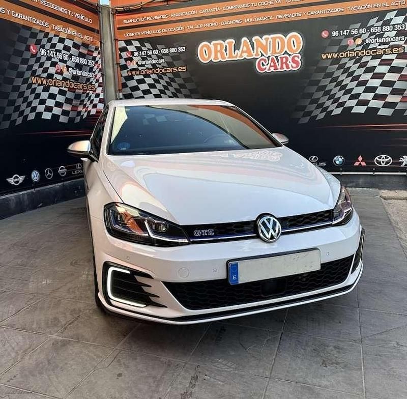 Usado VW Golf VII GTE 204 CV (150 kW) 2018 Blanco Utilitario