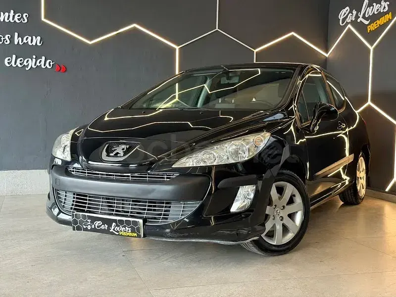 Usado Peugeot 308 120 CV (88 kW) 2008 Negro Berlina