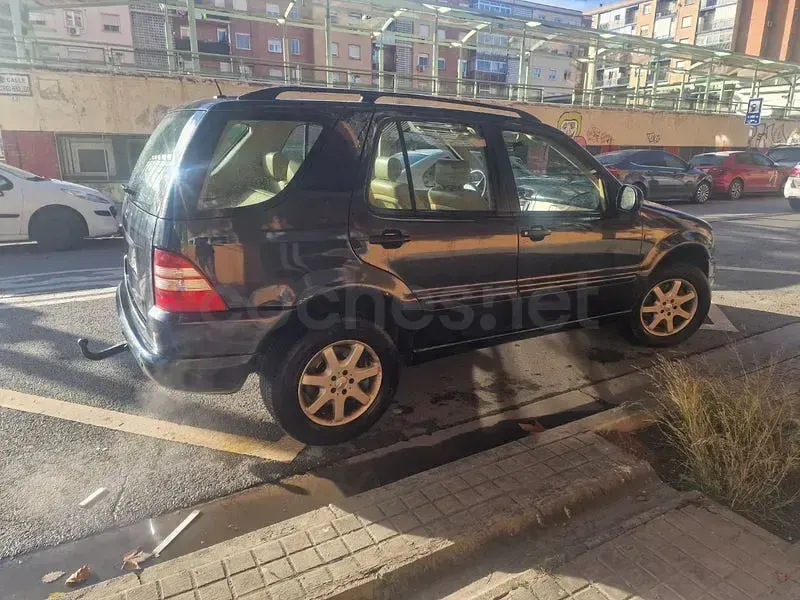 Usado Mercedes ML500 292 CV (214 kW) 2002 Azul SUV