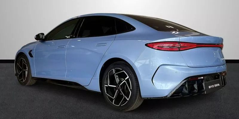 Nuevo BYD Seal Design 230 kW (313 CV) 2025 Azul claro Berlina