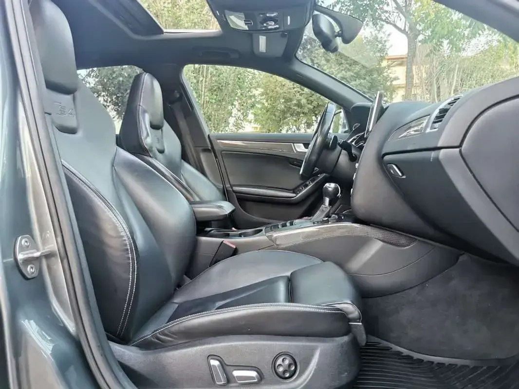 Usado Audi S4 Sport 333 CV (244 kW) 2014 Plateado Berlina