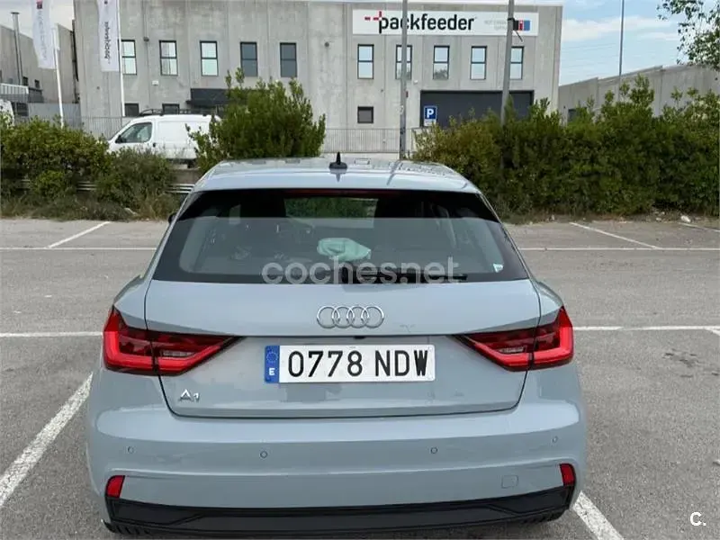 Usado Audi A1 Sportback 110 CV (80 kW) 2022 Gris / plata Utilitario