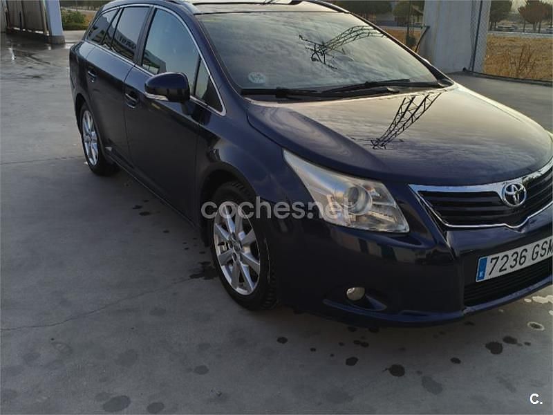 Azul Usado 2010 Toyota Avensis Executive Familiar | 6500 € (Precio justo) - Imagen 1/4