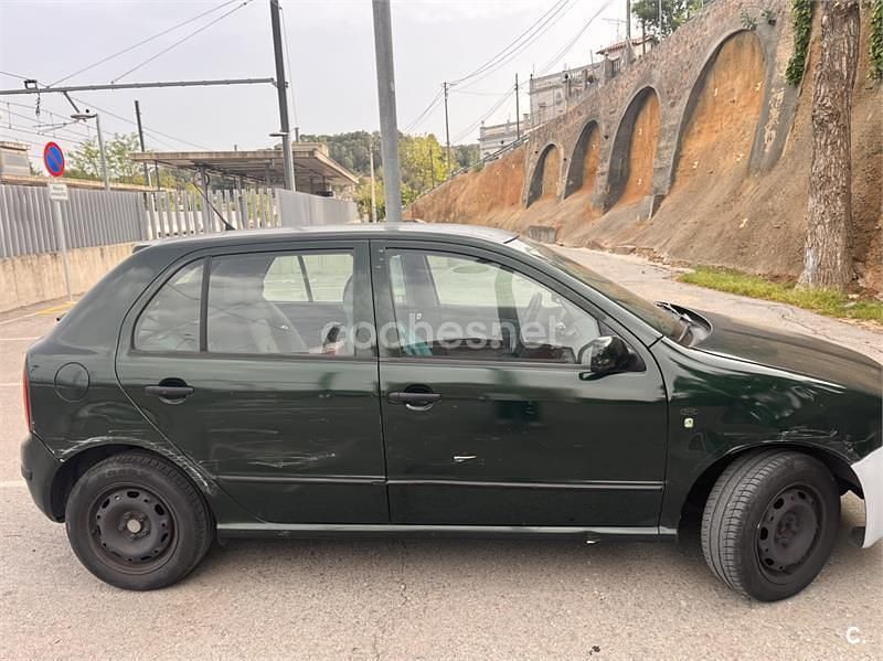 Usado Skoda Fabia Comfort 101 CV (74 kW) 2000 Verde Berlina