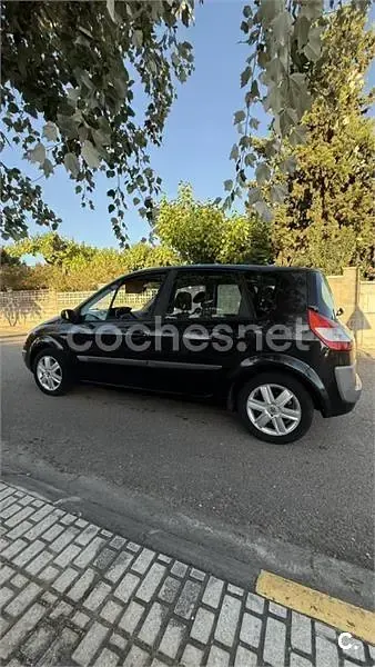 Usado Renault Scénic II Dynamique 110 CV (80 kW) 2005 Negro Monovolumen