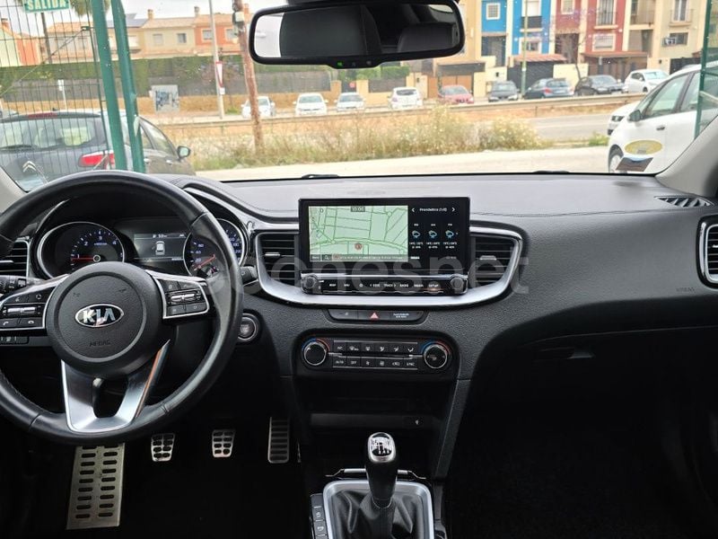 Usado Kia XCeed 136 CV (100 kW) 2020 Gris / plata SUV