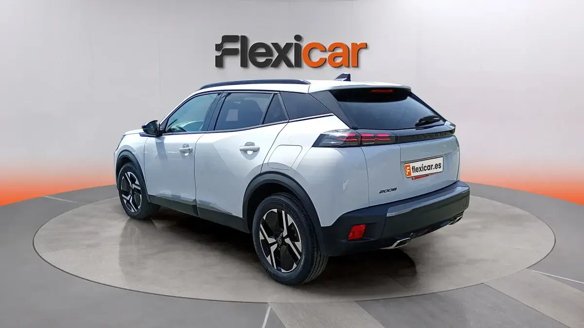 Usado Peugeot 2008 Allure 131 CV (96 kW) 2024 Blanco SUV