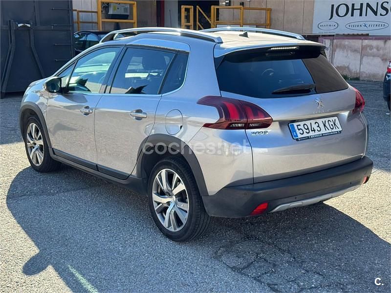 Usado Peugeot 2008 Allure 110 CV (80 kW) 2017 Gris / plata SUV