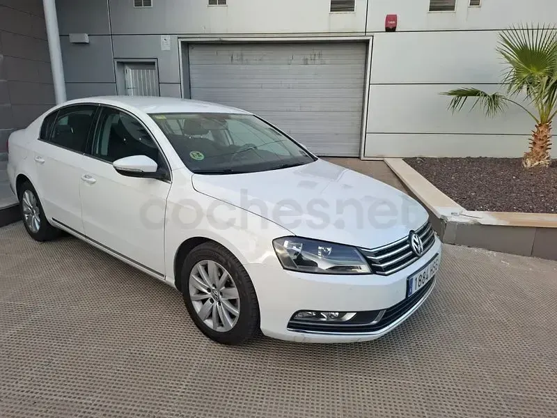 Usado VW Passat Advance 140 CV (102 kW) 2013 Blanco Berlina