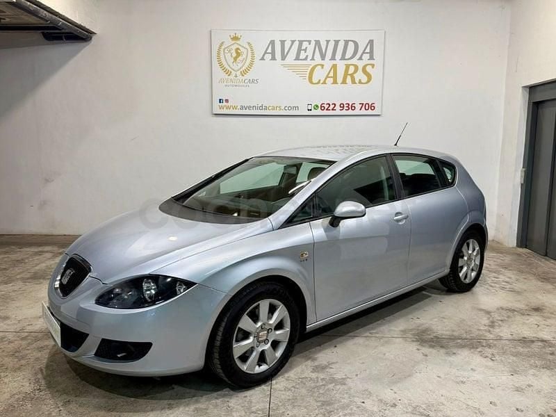Usado Seat Leon Style 125 CV (91 kW) 2009 Gris / plata Utilitario