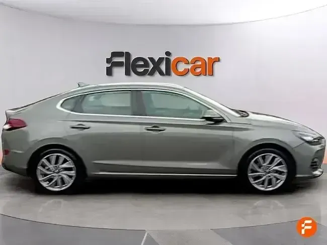 Usado Hyundai i30 120 CV (88 kW) 2018 Gris