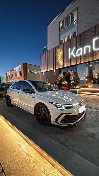 Usado VW Golf VIII GTI 245 CV (180 kW) 2023 Blanco Berlina