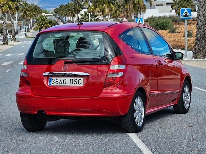 Usado Mercedes A150 Elegance 95 CV (69 kW) 2006 Rojo Berlina