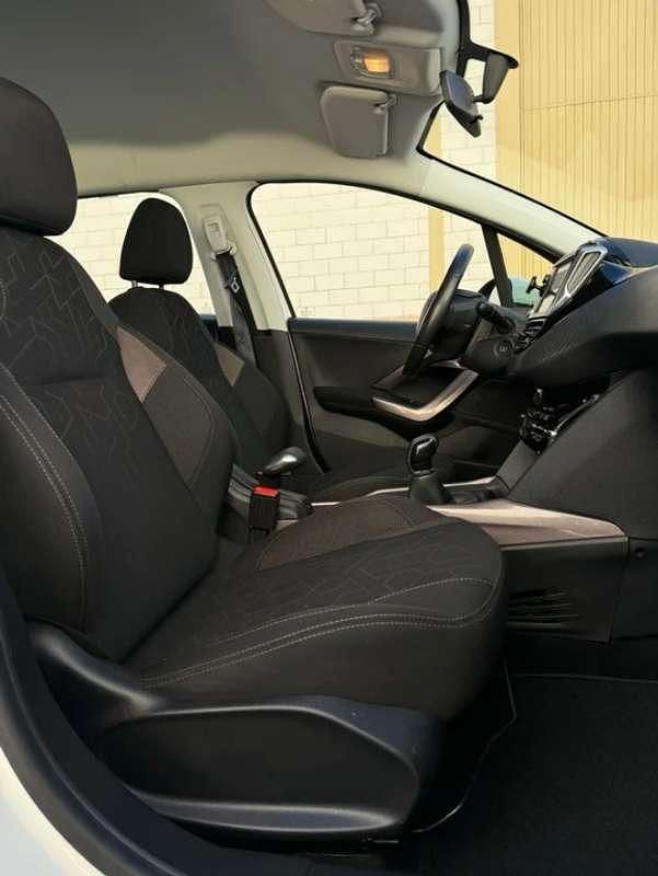 Usado Peugeot 2008 Active 99 CV (72 kW) 2015 Blanco SUV