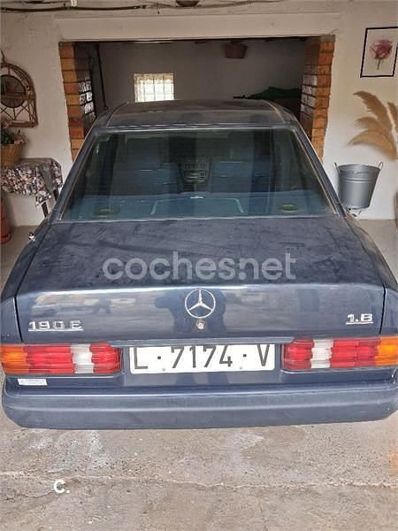 Usado Mercedes 190 109 CV (80 kW) 1992 Azul Berlina