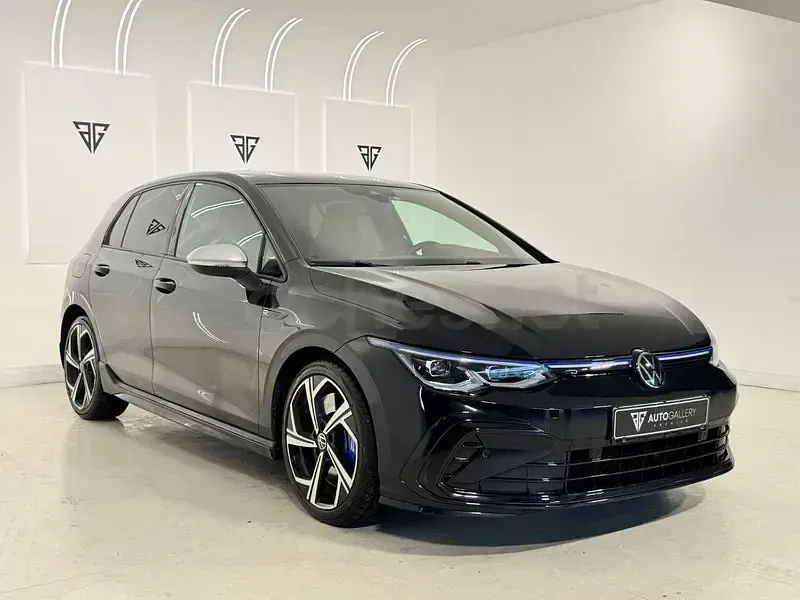 Usado VW Golf VIII R 320 CV (235 kW) 2023 Negro Berlina