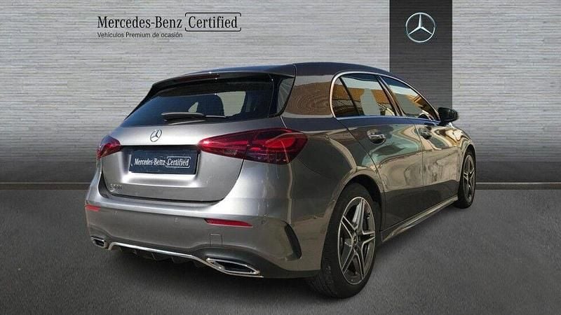 Usado Mercedes A180 136 CV (100 kW) 2025 Gris