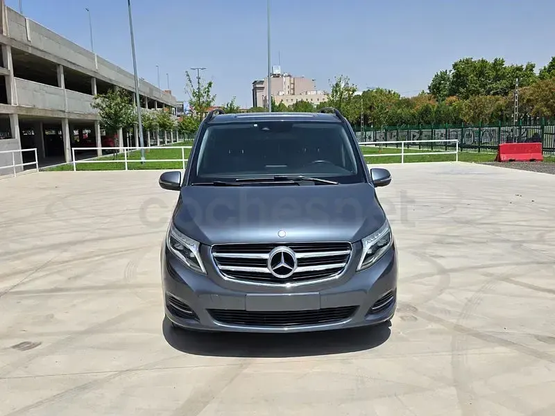 Usado Mercedes V250 Avantgarde 204 CV (150 kW) 2016 Gris / plata Monovolumen