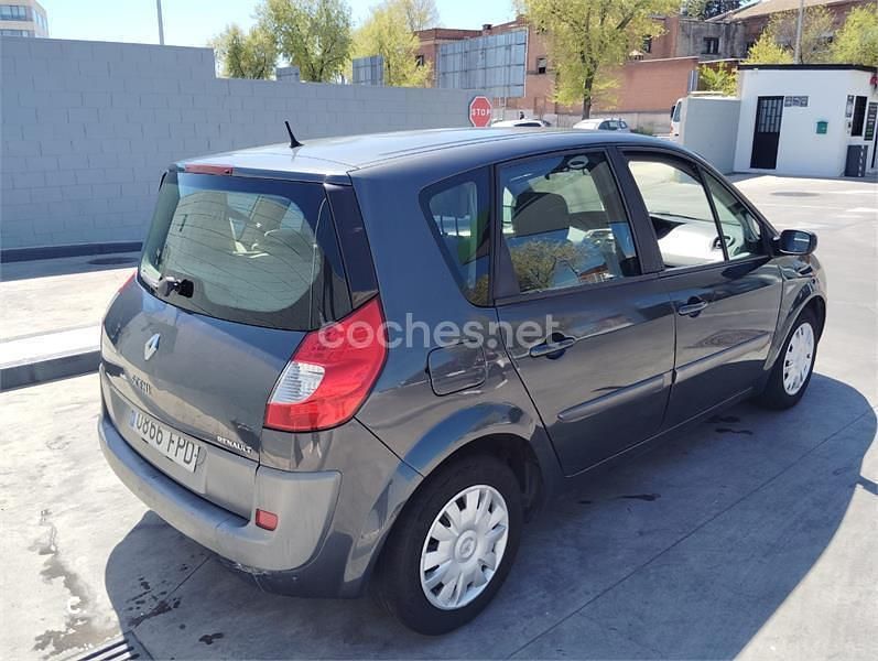 Usado Renault Scénic II Dynamique 105 CV (77 kW) 2007 Negro Monovolumen