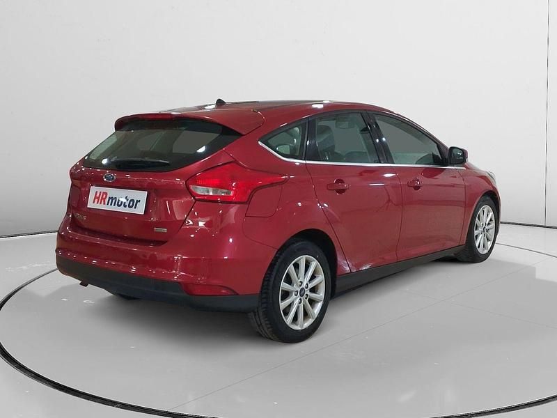 Usado Ford Focus Titanium 125 CV (91 kW) 2017 Rojo Berlina