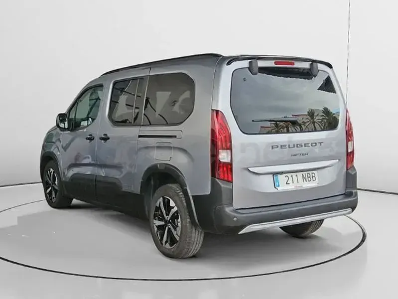 Usado Peugeot Rifter GT 130 CV (95 kW) 2025 Gris / plata Monovolumen