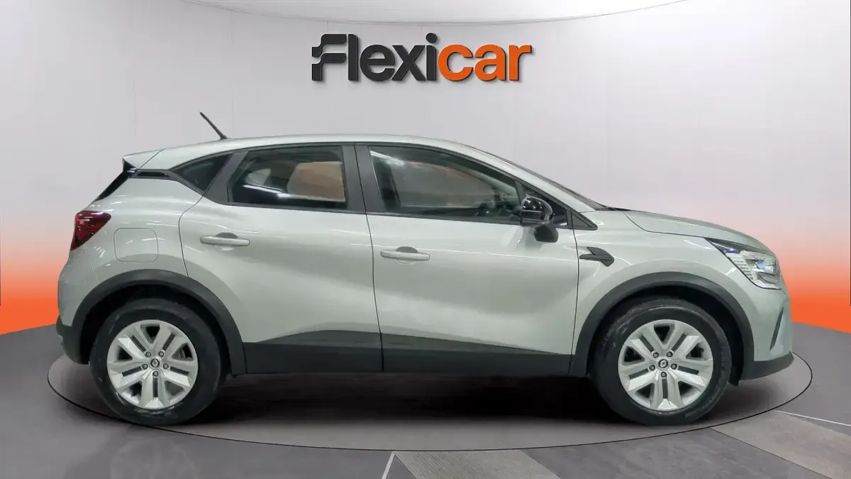 Usado Renault Captur Life 91 CV (66 kW) 2020 Gris SUV