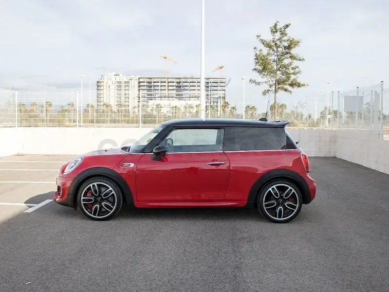 Usado Mini John Cooper Works 231 CV (169 kW) 2015 Rojo Utilitario