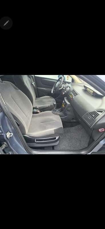 Usado Citroën C4 90 CV (66 kW) 2005 Gris Utilitario