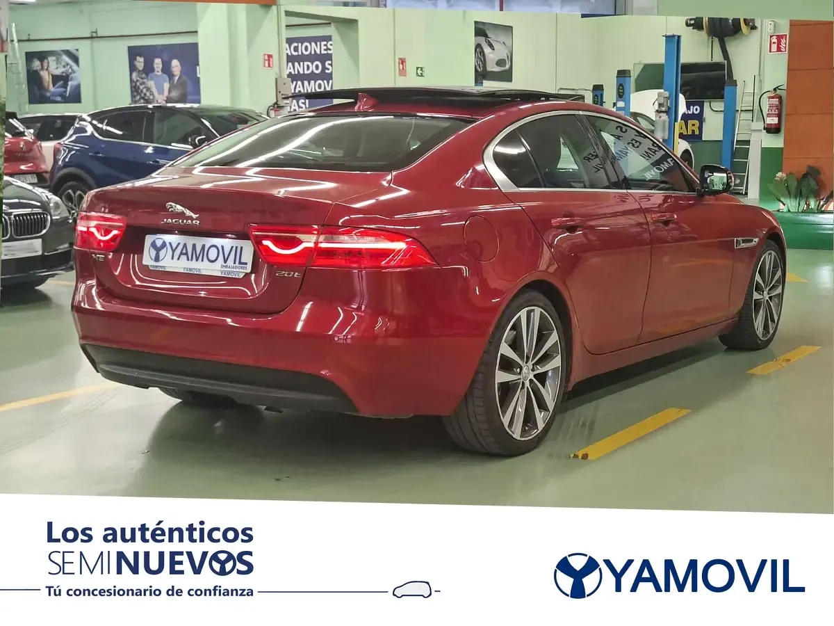 Usado Jaguar XE Prestige 200 CV (147 kW) 2015 Rojo Berlina