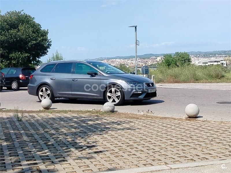 Gris / plata Usado 2017 Seat Leon ST FR Familiar | 16.000 € (Precio justo) - Imagen 1/4