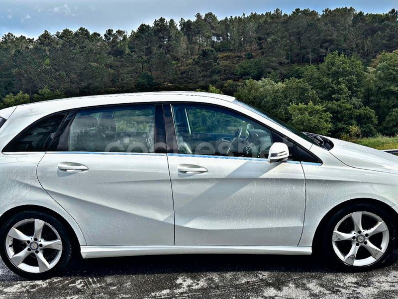 Usado Mercedes B180 109 CV (80 kW) 2013 Blanco Monovolumen