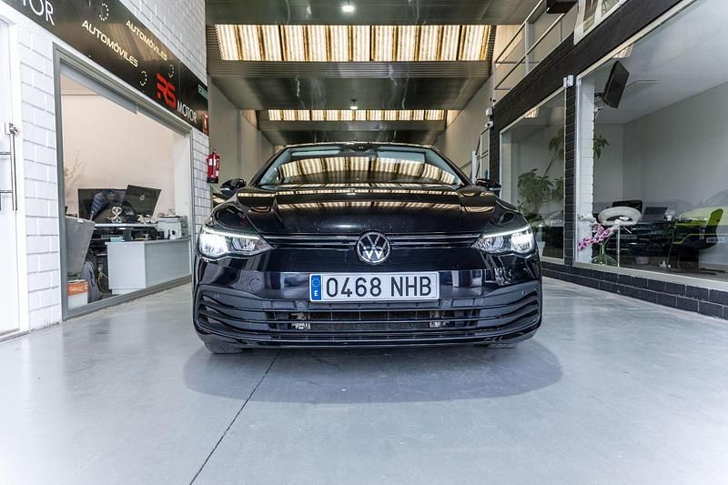 Usado VW Golf VII 115 CV (84 kW) 2021 Negro Utilitario