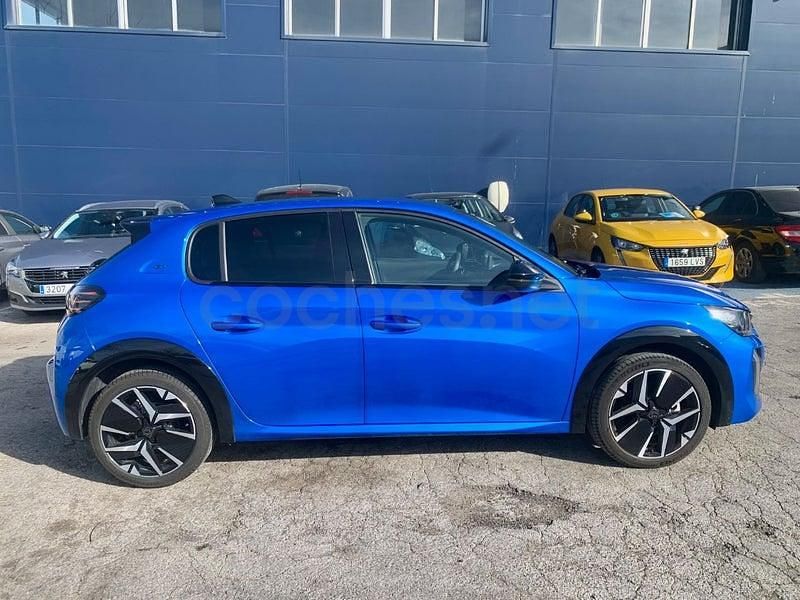 Usado Peugeot 208 GT 100 CV (73 kW) 2024 Azul Utilitario