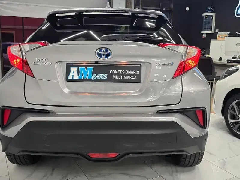 Usado Toyota C-HR Advance 122 CV (89 kW) 2020 Gris / plata SUV