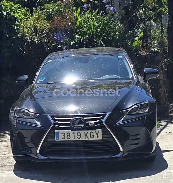Usado Lexus IS300h Executive Line 223 CV (164 kW) 2018 Negro Berlina
