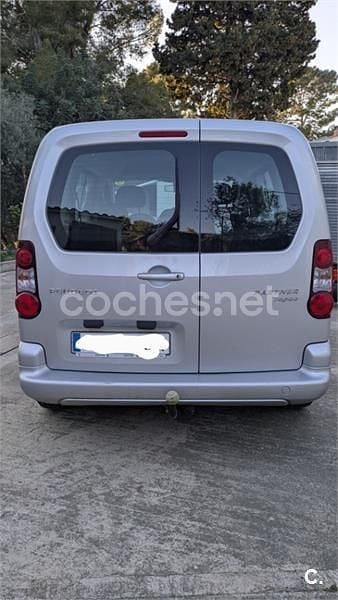 Usado Peugeot Partner Tepee Active 92 CV (67 kW) 2013 Gris / plata Monovolumen
