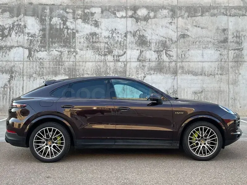 Usado Porsche Cayenne Platinum Edition 462 CV (339 kW) 2023 Marrón SUV