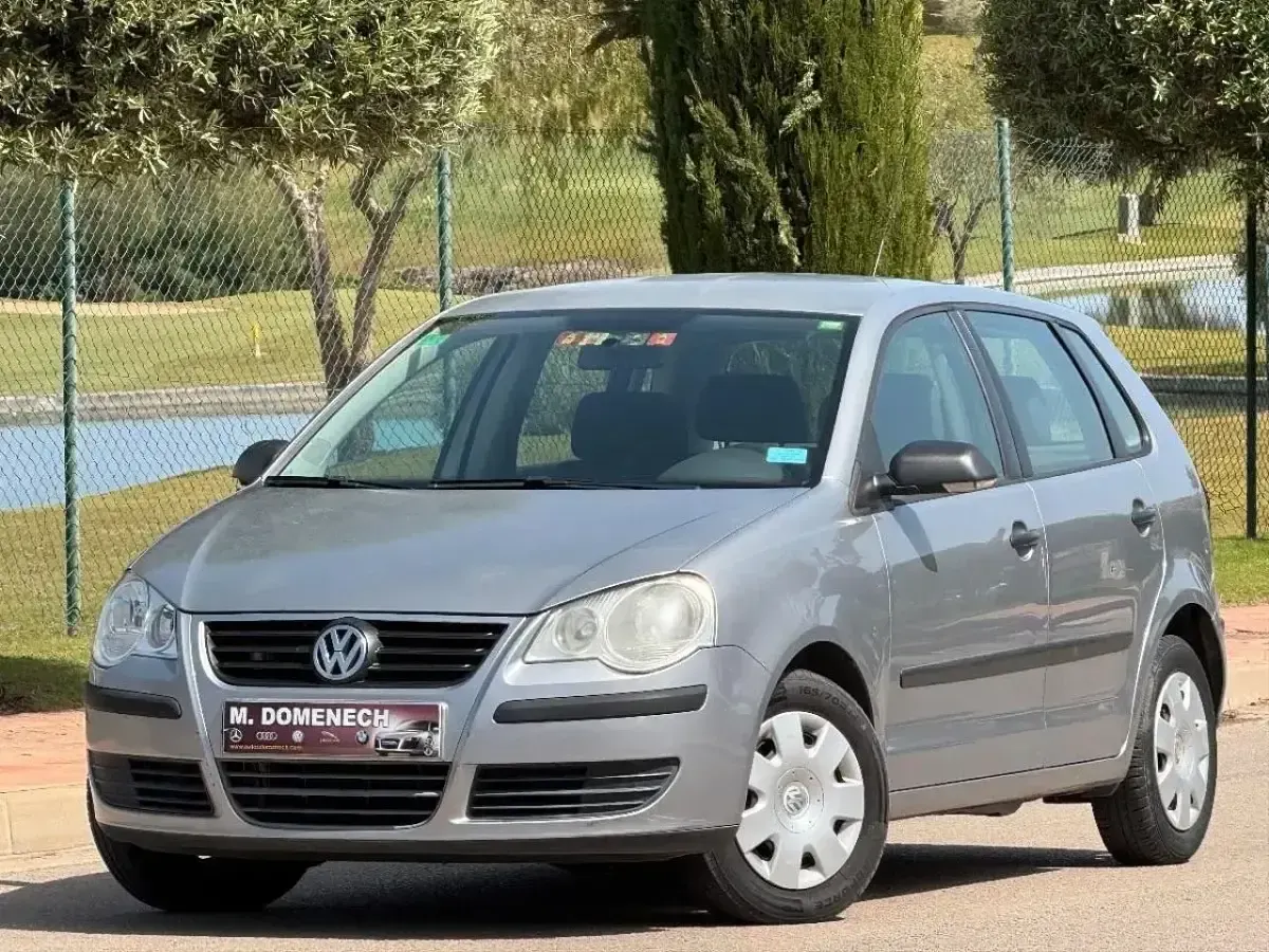 Usado VW Polo Trendline 65 CV (47 kW) 2006 Gris Utilitario