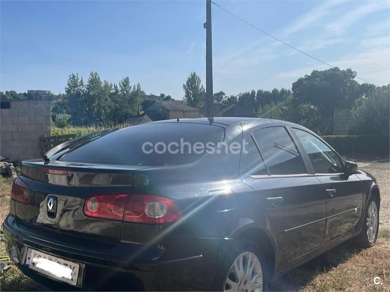 Usado Renault Laguna II Expression 110 CV (80 kW) 2005 Negro Berlina