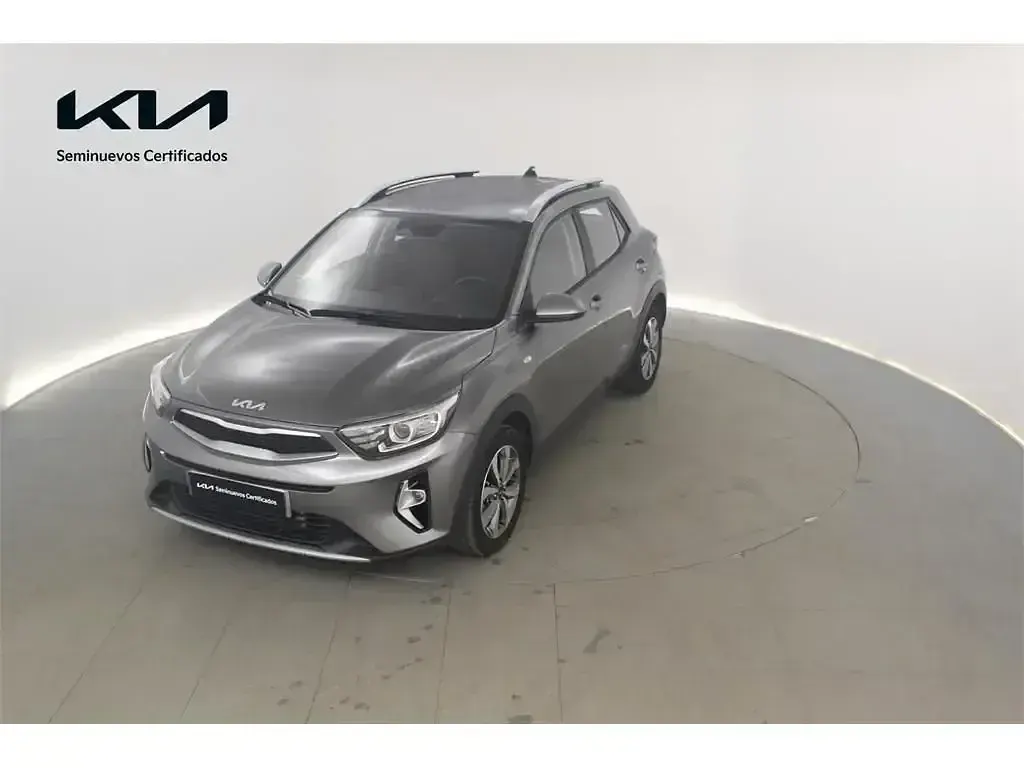 Usado Kia Stonic 100 CV (73 kW) 2025 Gris SUV