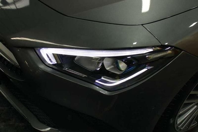 Usado Mercedes CLA220 Shooting Brake 190 CV (139 kW) 2021 Gris / plata Familiar