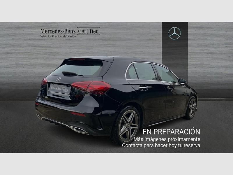 Usado Mercedes A200 AMG line 150 CV (110 kW) 2024 Negro Berlina