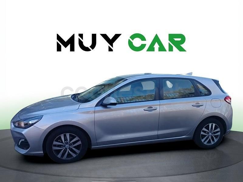 Usado Hyundai i30 120 HP (88 kW) 2019 Branco Sedan