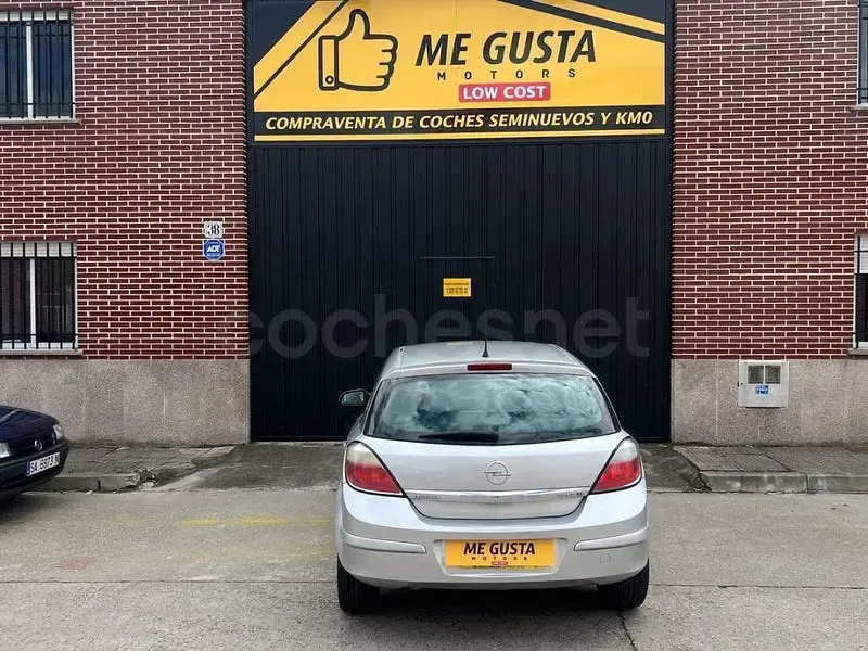 Usado Opel Astra Cosmo 100 CV (73 kW) 2004 Gris / plata Berlina