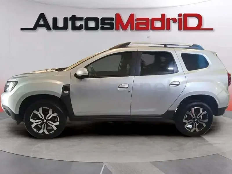 Usado Dacia Duster Prestige 115 CV (84 kW) 2022 Gris / plata SUV