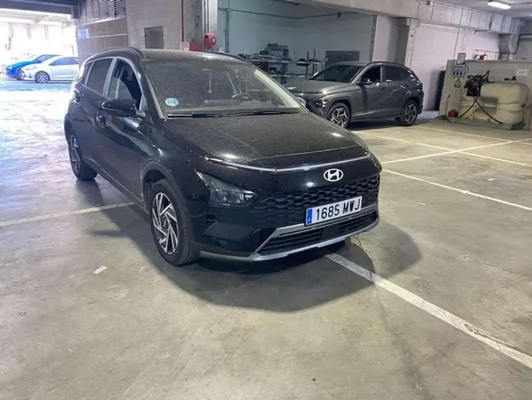 Usado Hyundai Bayon 101 CV (74 kW) 2024 Negro SUV